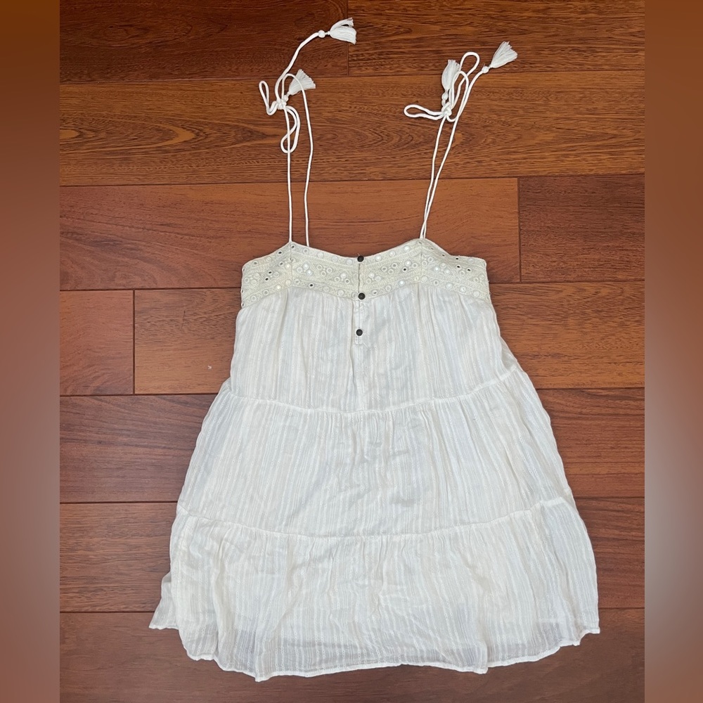 ❌SOLD❌ White Flowy Dress